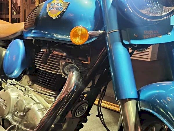 Royal Enfield Classic 350 Price Mileage, Images, Colours