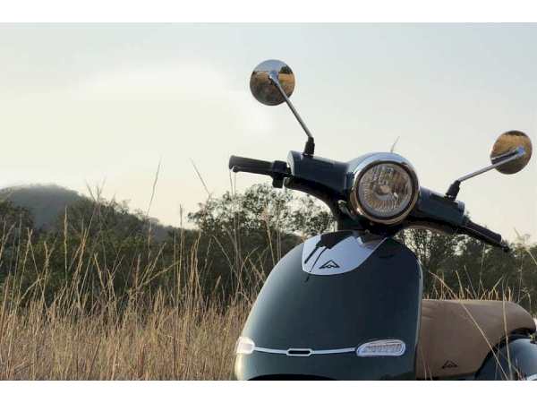 Avera Retrosa Price Mileage, Images, Colours